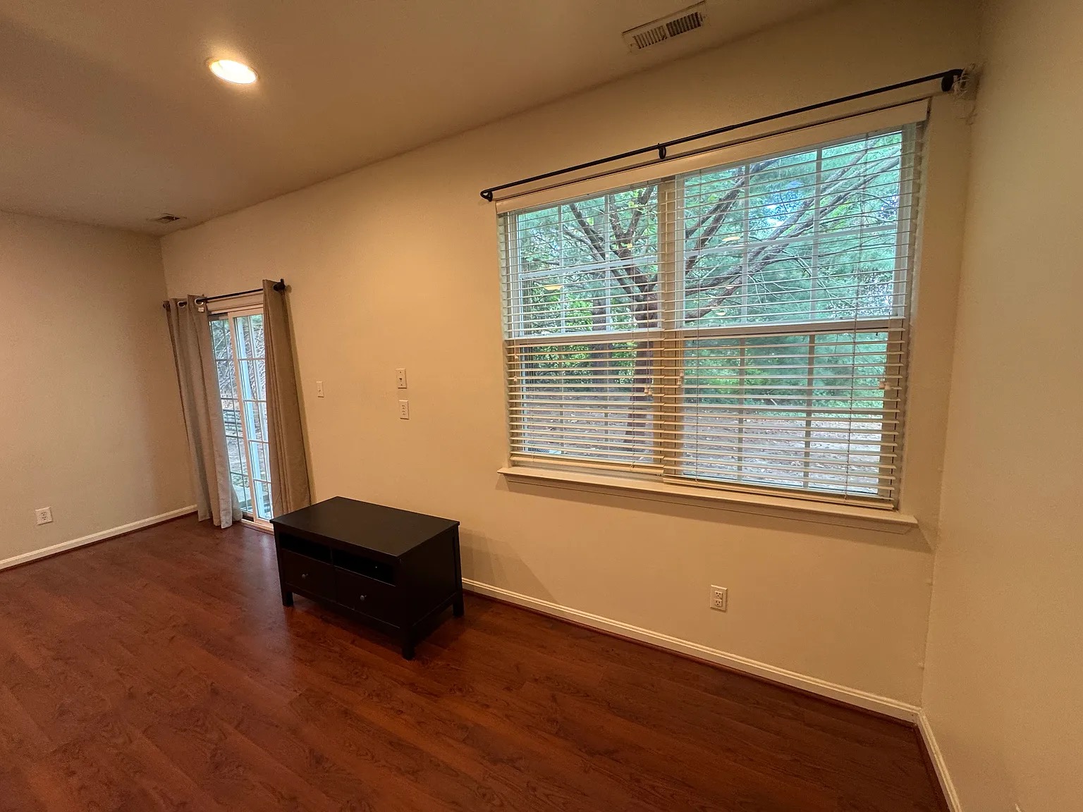 702 Leontyne Pl